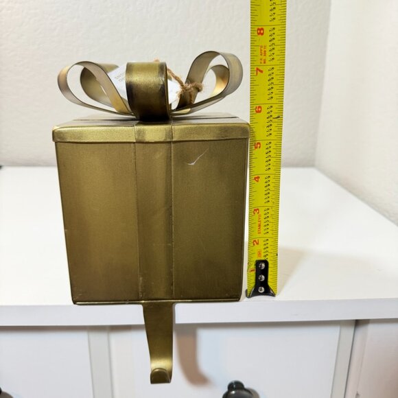 NWT BALLARD DESIGNS Gift Box Stocking Hanger Gold Metal Bow Box RARE RETIRED! - Picture 11 of 13